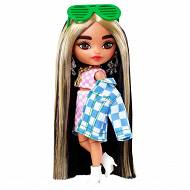 Barbie Extra Moda - Mała modna lalka w kurtce w kratę HGP64