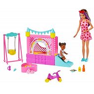 Barbie - Skipper opiekunka Plac zabaw Dmuchany zamek HHB67